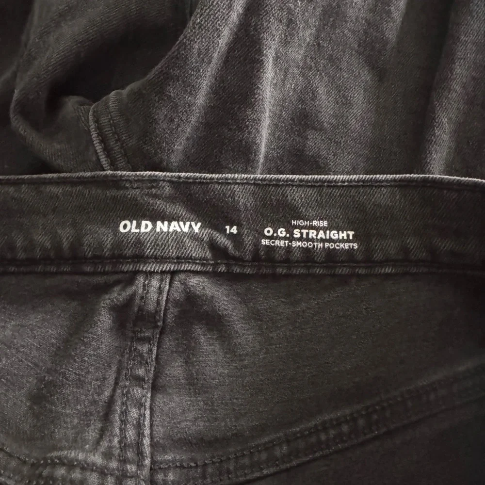 Old Navy Women's Dark Gray High Rise Jeans - Picture 3 of 4